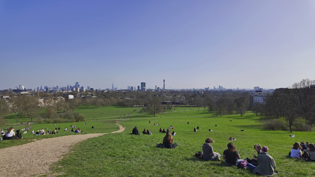 Primrose Hill City Skyline | London Springtime Walk &bull; 4K HDR POV