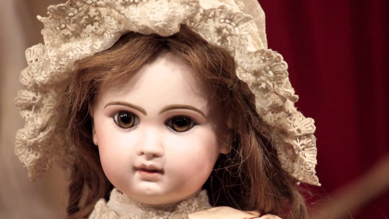 Soiree - French Dolls by Emile Jumeau for Auction May 14, 2016 Part 2