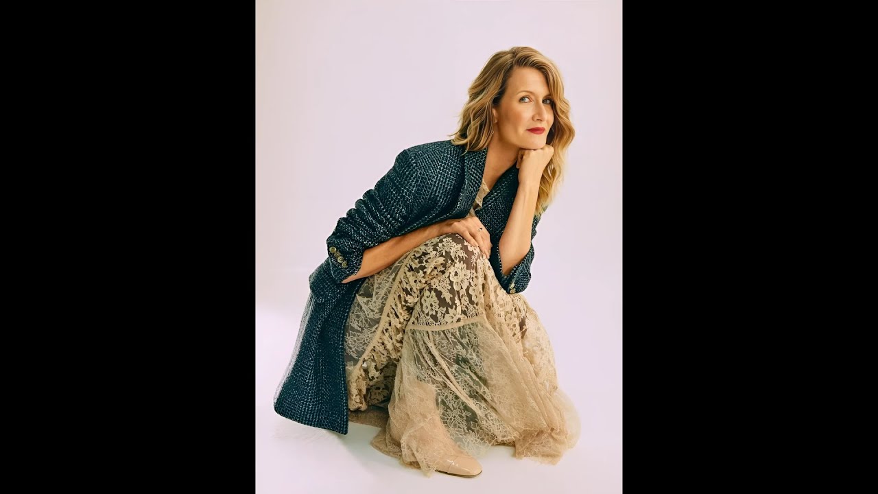 She is 57 years old and the way she dresses is a true expression of art | Tips for an elegant look