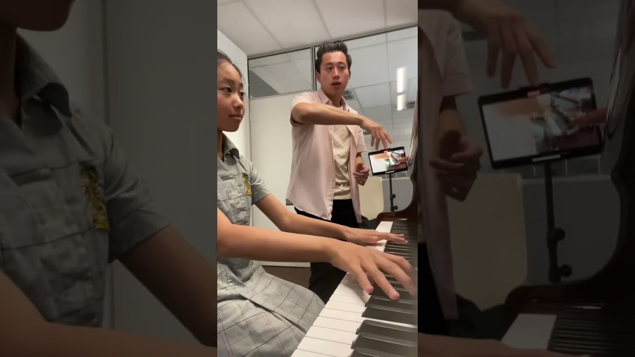 How to use arm weight like a pro! 💪🏻 #classicalpiano #pianoteacher #pianolesson #piano #chopin