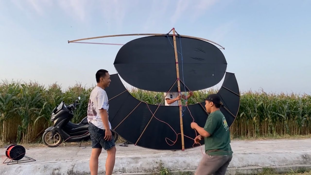 Ternyata ini Pesanan Layangan dari Mas Memed Brewog Audio, Gede juga ya