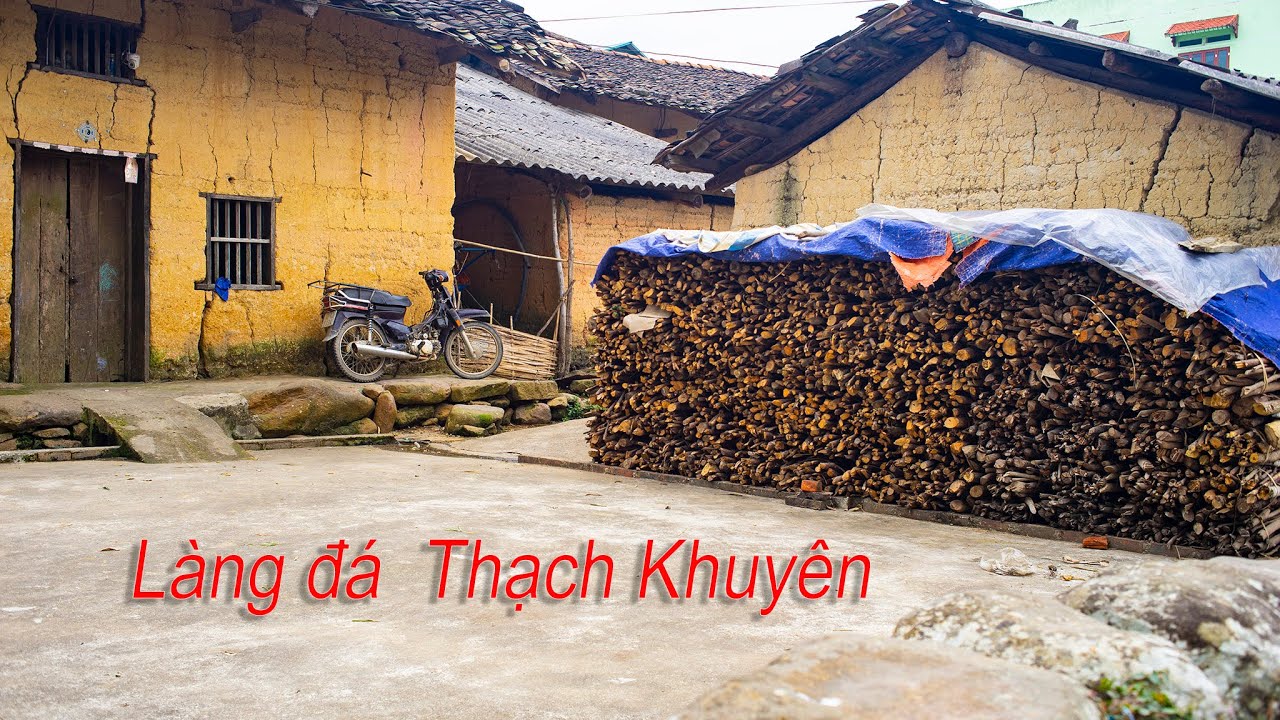 Làng đá Thạch Khuyên ẩn mình giữa núi rừng biên viễn.