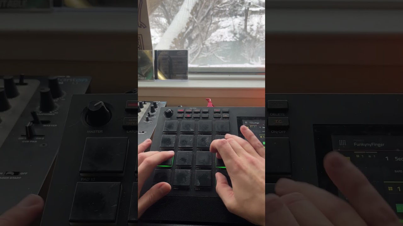 Finger Drumming on the MPC Live 2 | Boombap / Underground Hiphop Type Beat | Innacity Roots