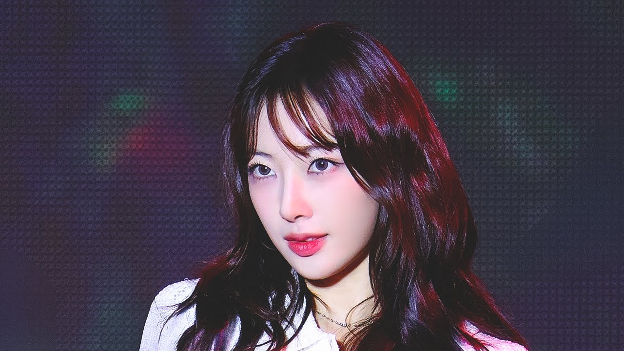 241015 하이키 리이나 (H1-KEY RIINA) 광화문 Full Ver. "건물 사이에 피어난 장미, 불빛을 꺼뜨리지 마 " 4K 60p 세로 직캠 FANCAM