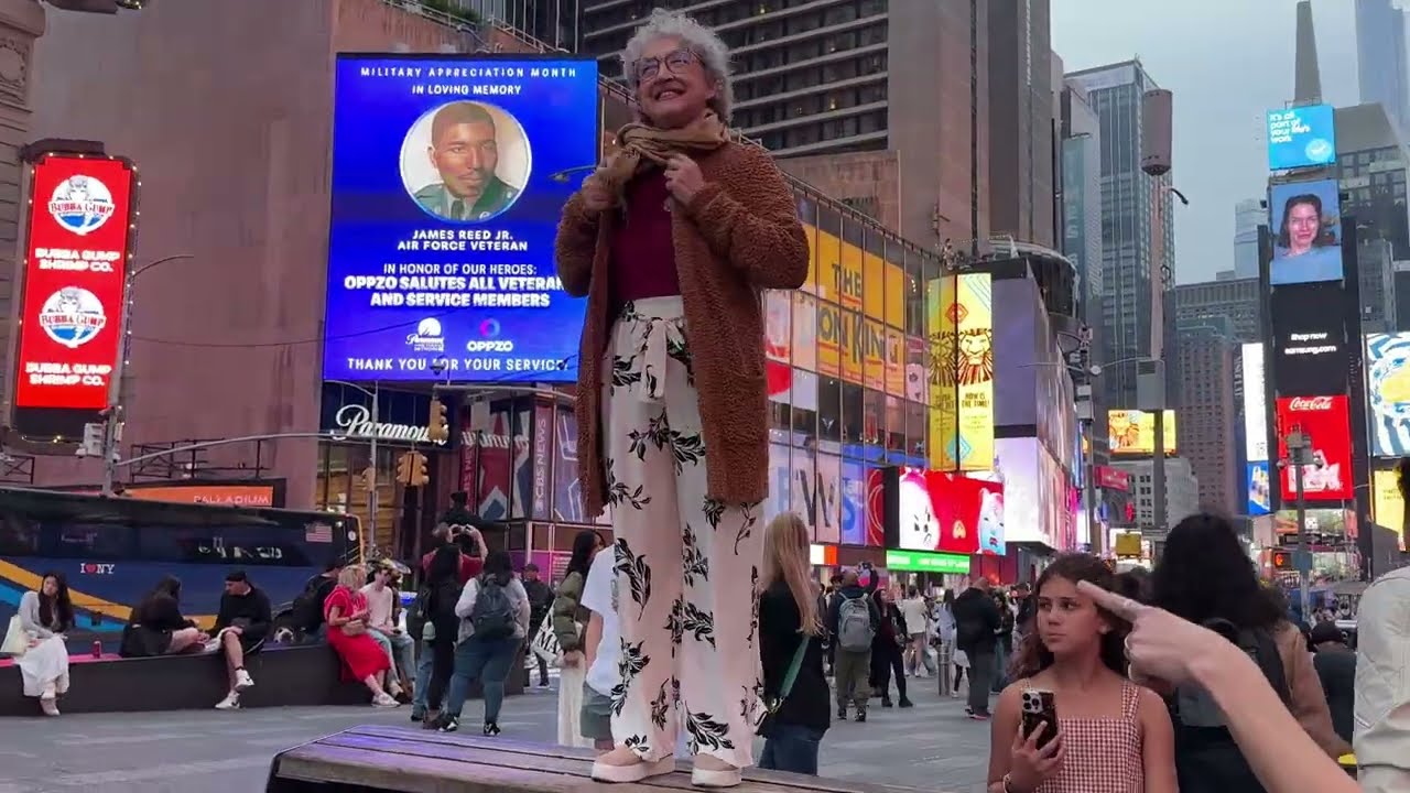 Street Walking: NYC - Times Square + The Highline at Night - (May 31, 2025)