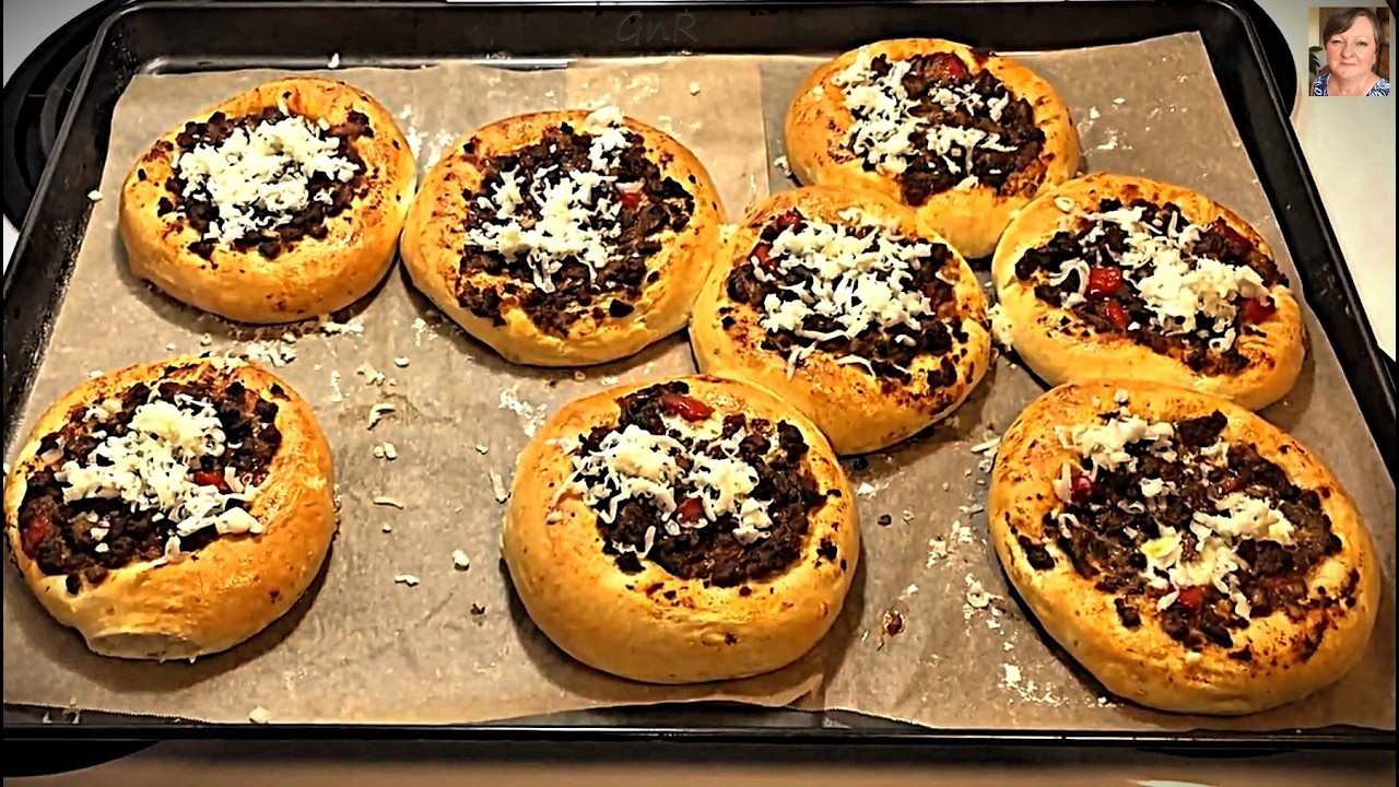 Super Bułeczki z Mięsem Smakują na Kolację.