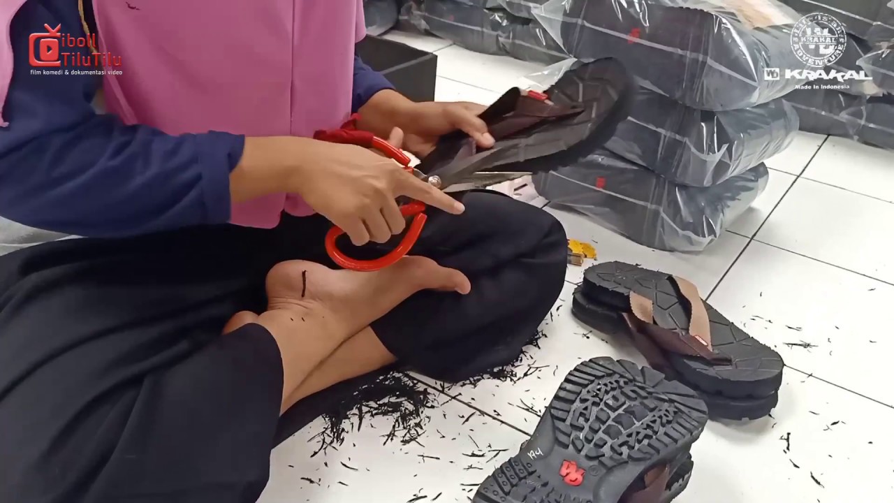 Proses Produksi Sandal Gunung KRAKAL