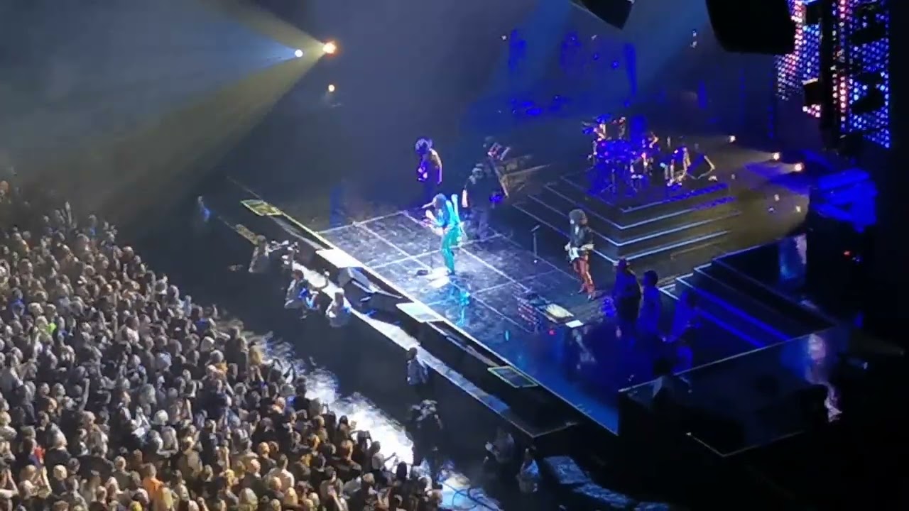 It aint over til it's over - ‎⁨@LennyKravitz⁩ in Berlin 14.03.2025