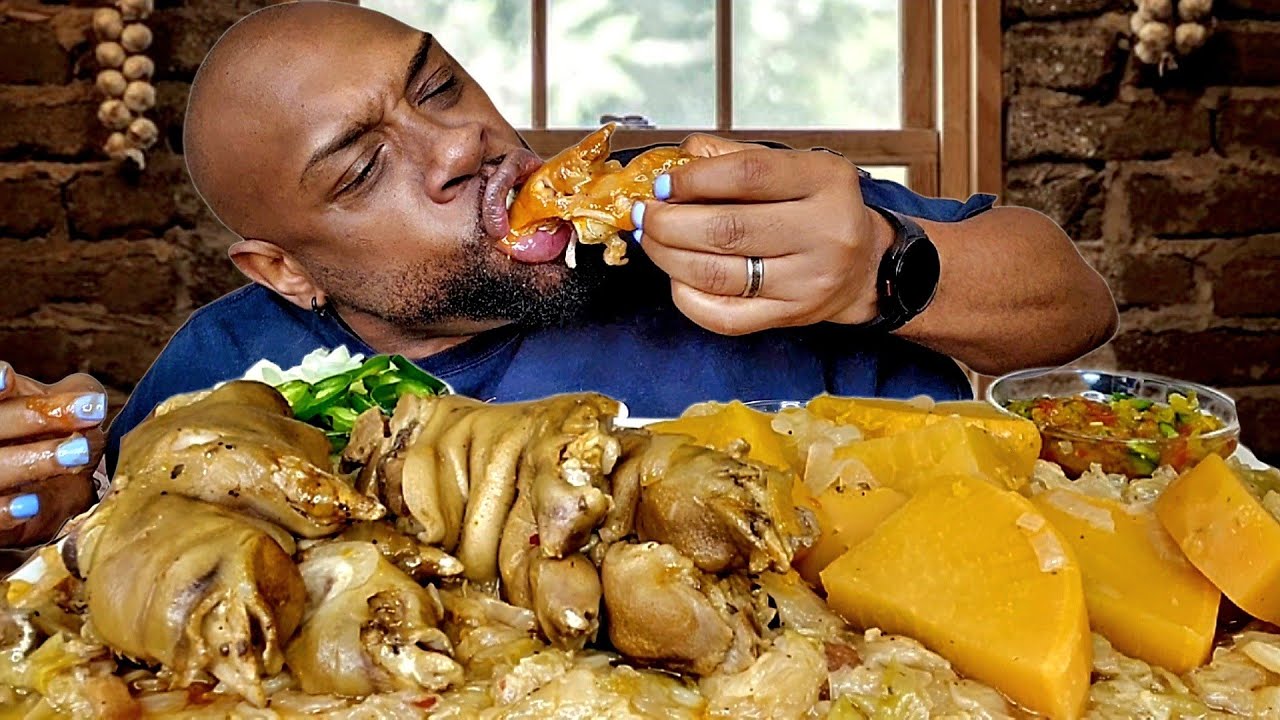 Свиные ножки с жареной капустой по-южному, ассорти из соулфуда муканган 먹방 ...