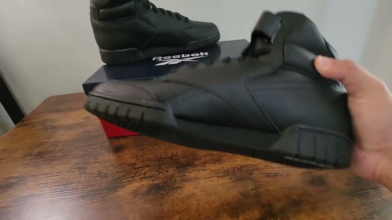 What makes the Reebok Ex o fit Hi an amazing sneaker!