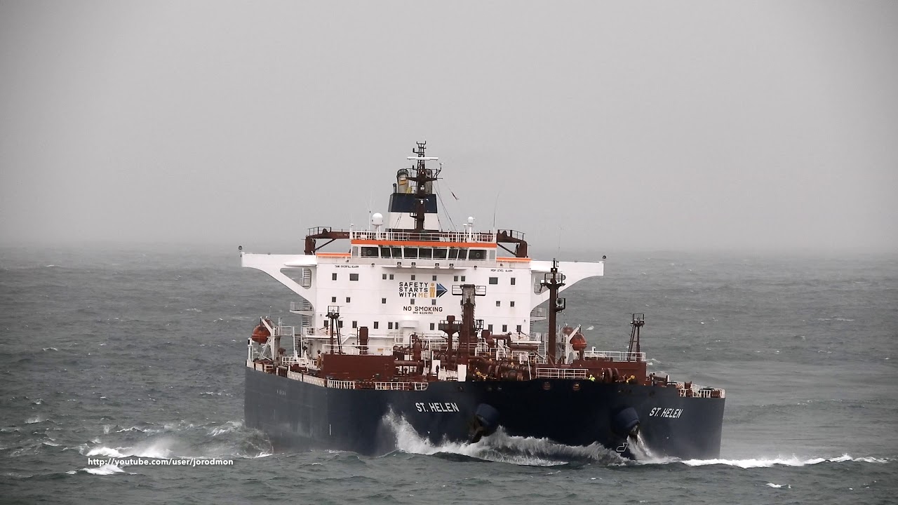 Crude Oil Tanker ST. HELEN arrives in A Coruña [4K]
