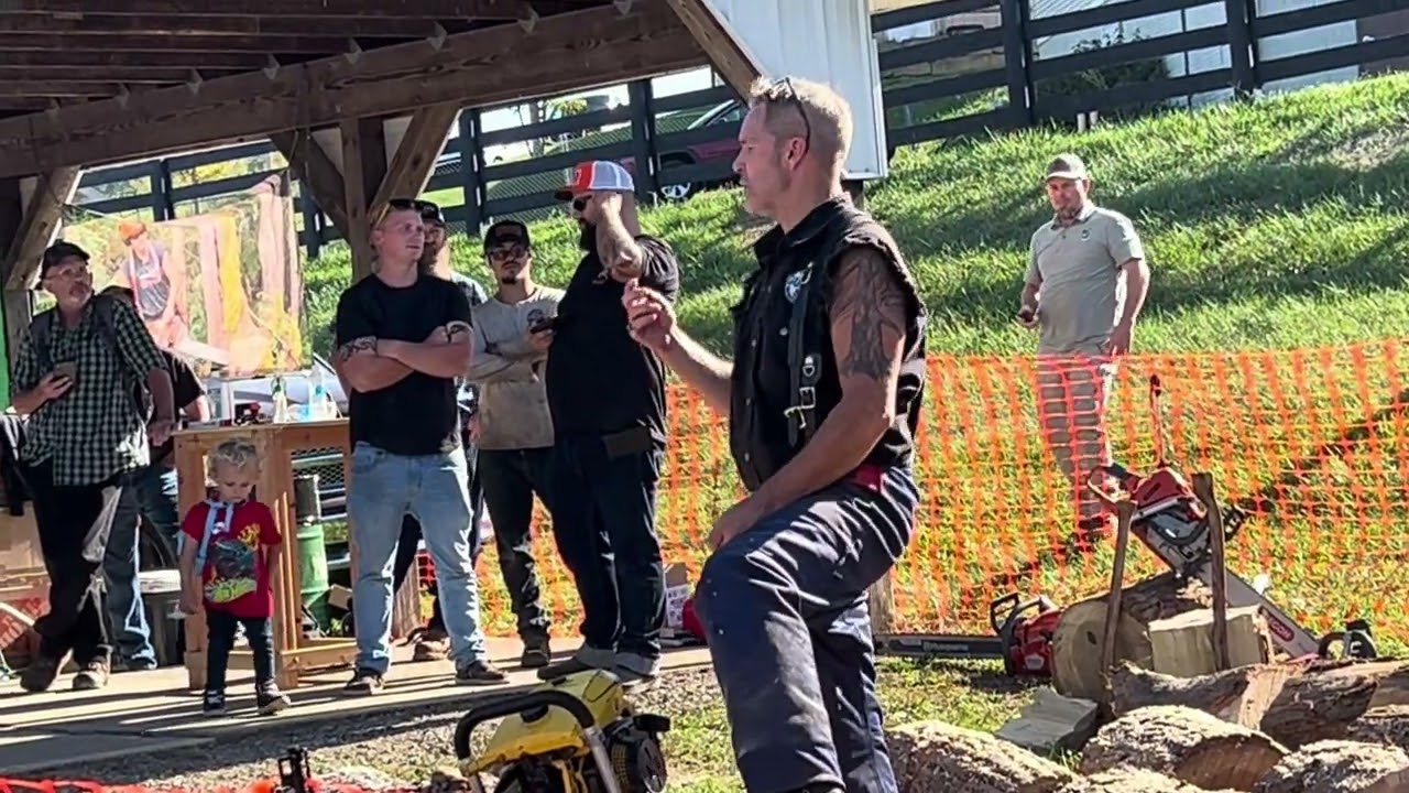 @BuckinBillyRaySmith  Running An Old McCulloch Chainsaw at Paul Bunyan 2024