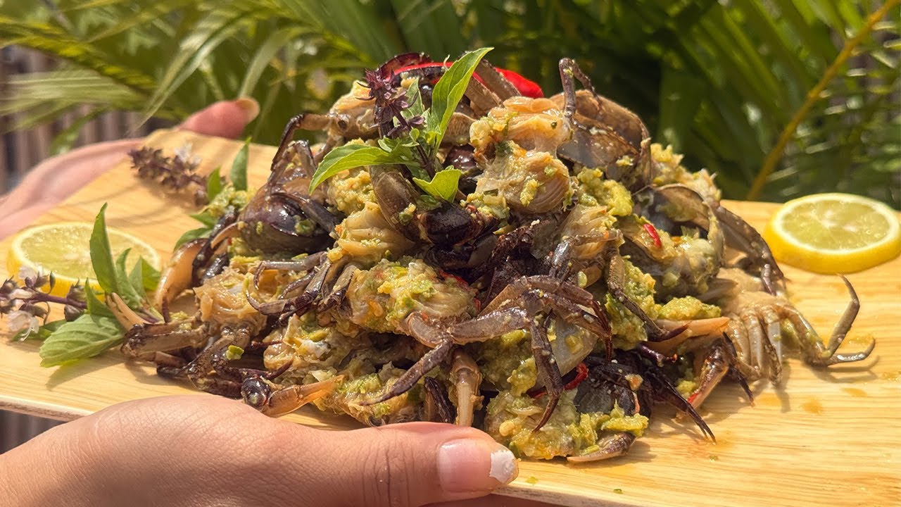 ក្តាមអប់ក្តឹបអំពិលខ្ចីបែបស្រុកស្រែ ឆ្ញាញ់ជាប់ចិត្តតែម្តង! Make Crabs Salad with Young Tamarind