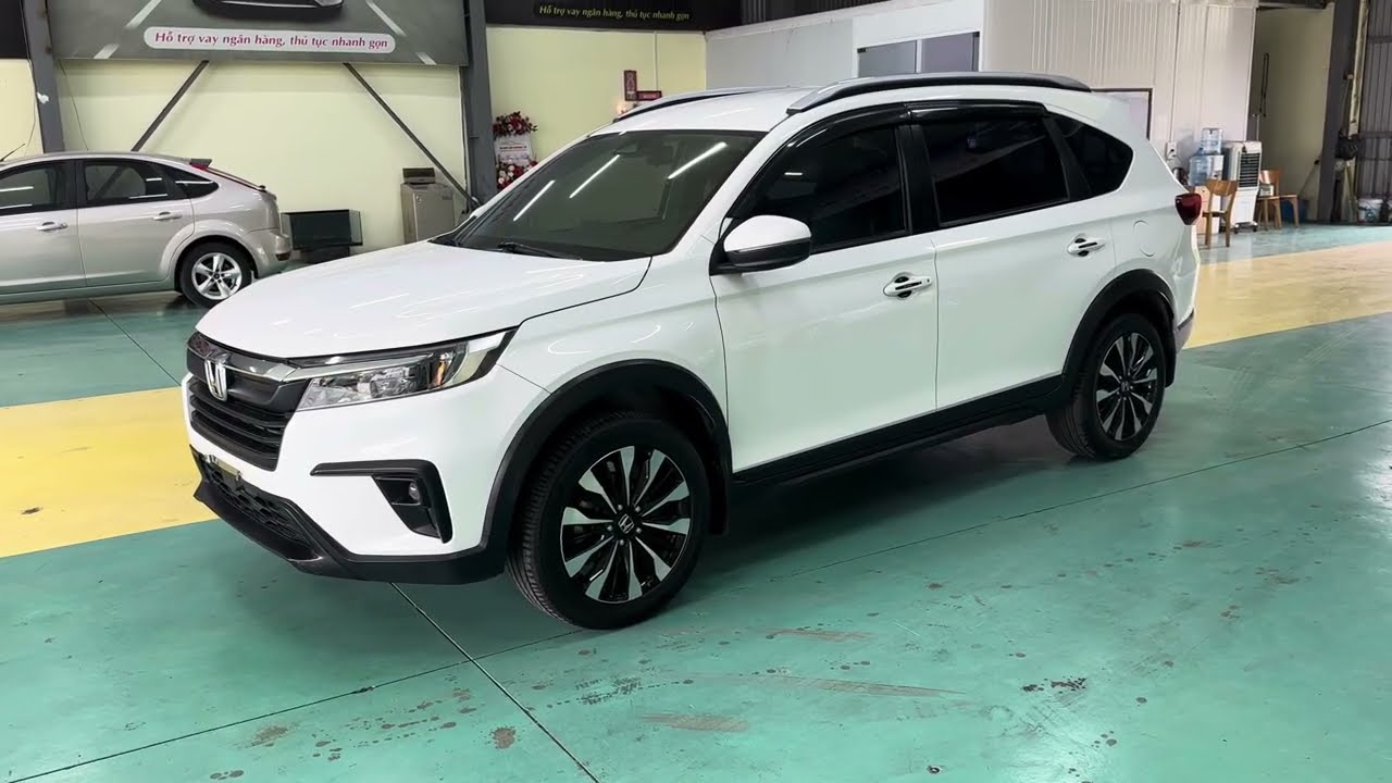 Honda BRV SUV 7 chỗ đẹp hiện đại . Sơn zin còn cực nhiều LH 0866.567.163