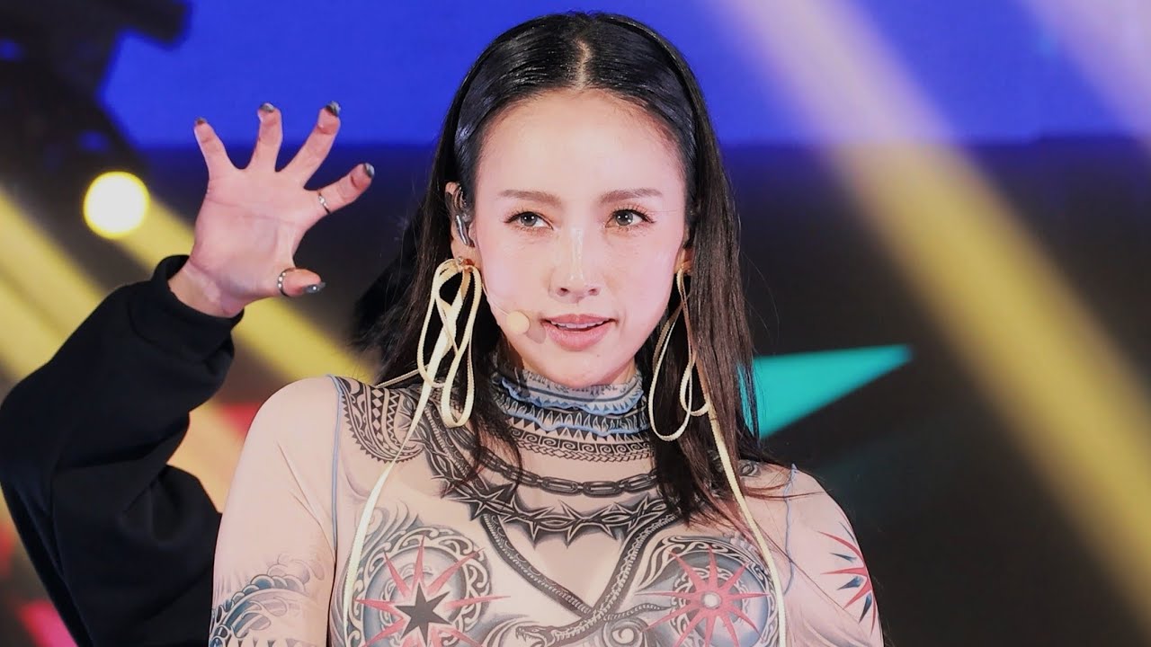 이효리 (Lee Hyori) - 톡톡톡 (TOC TOC TOC) 직캠 | 231210 엄정화 콘서트 [초대]