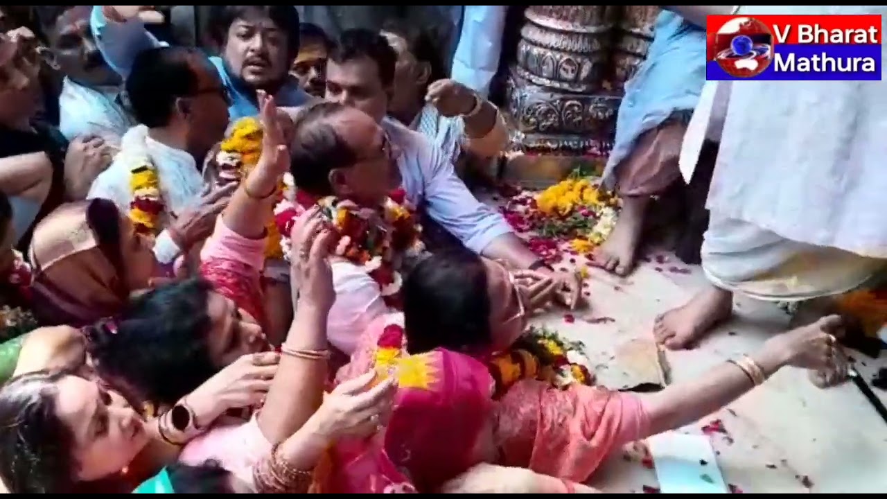 MP के मुख्यमंत्री शिवराज सिंह पहुँचे बाँके बिहारी मंदिर पूजा अर्चना कर लिया भगवान का आशीर्वाद,