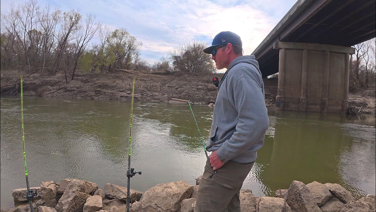 HUGE FISH Live Under THIS BRIDGE!!! (River Fishing)