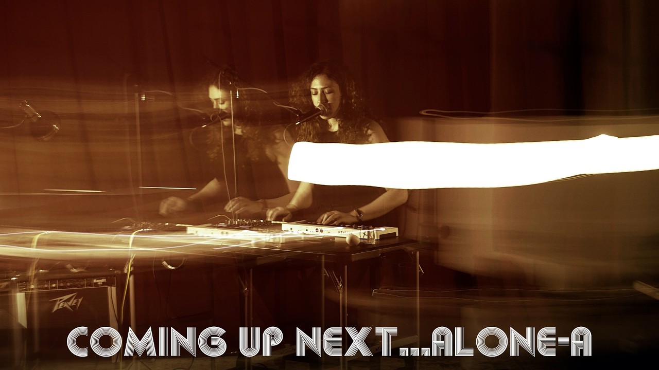 alone-a Live at Suede Studio