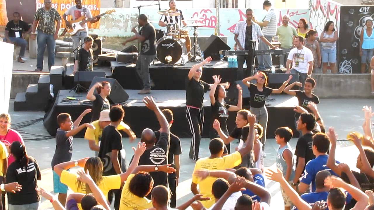 klenio ministrando o senhor &eacute; bom no juramento
