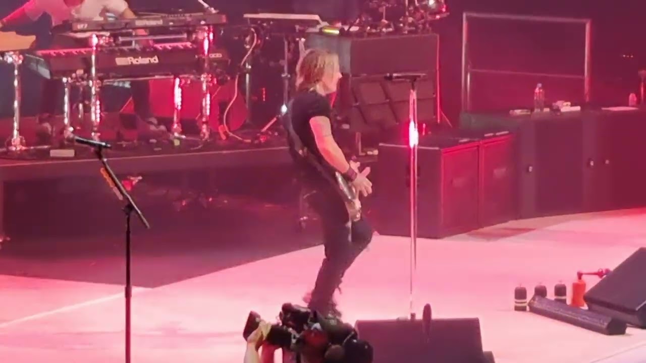 Keith Urban - Never Coming Down - Live at Rod Laver Arena Melbourne 17th Dec 2022