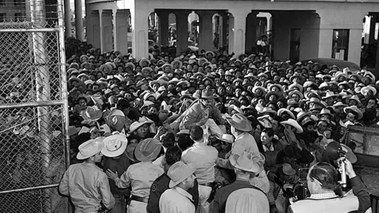 Whitewashed Adobe: The Rise of Los Angeles - Repatriation of Mexicans in the 1930s