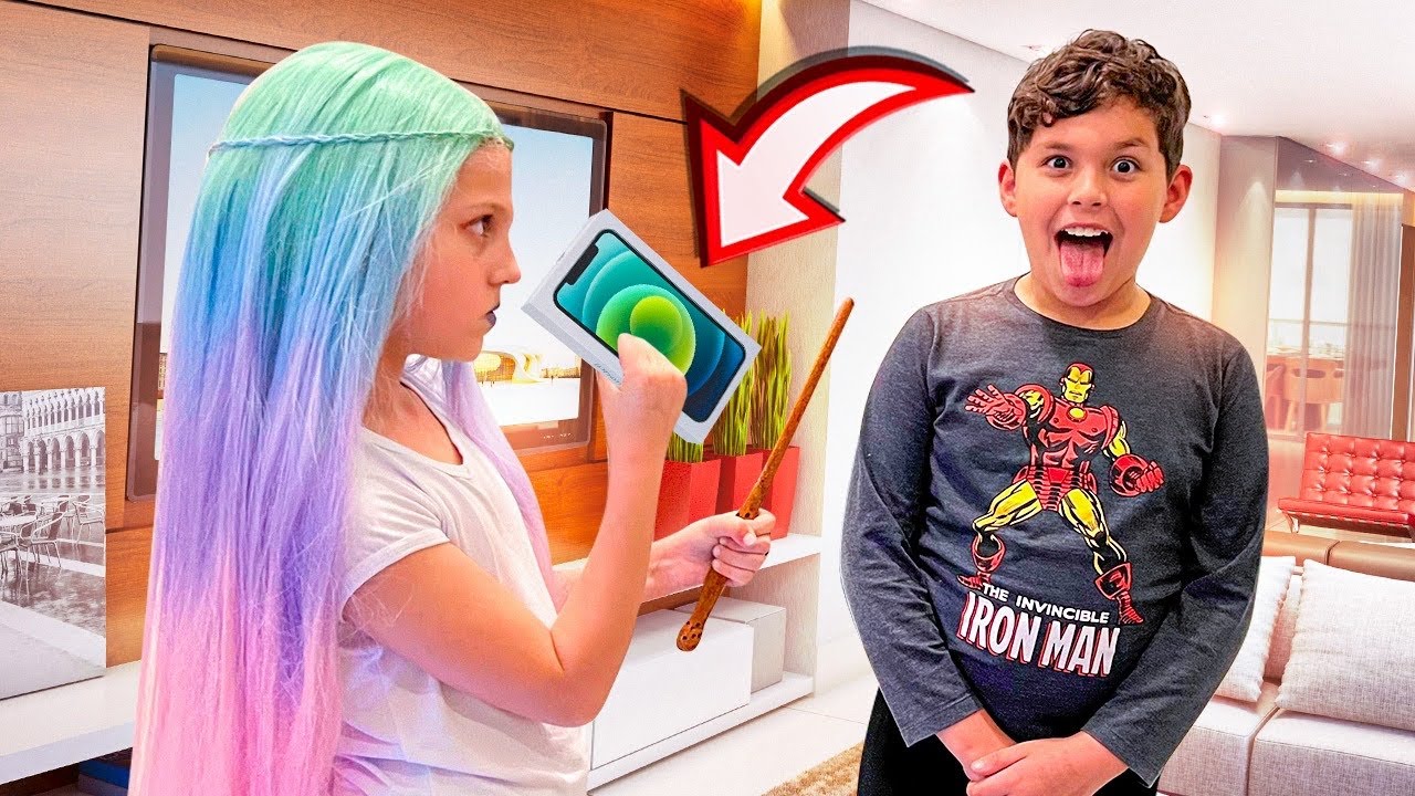 ★ A NAMORADA DO LUGUINHO QUEBROU O CELULAR DELE E A JU COMPROU OUTRO ★