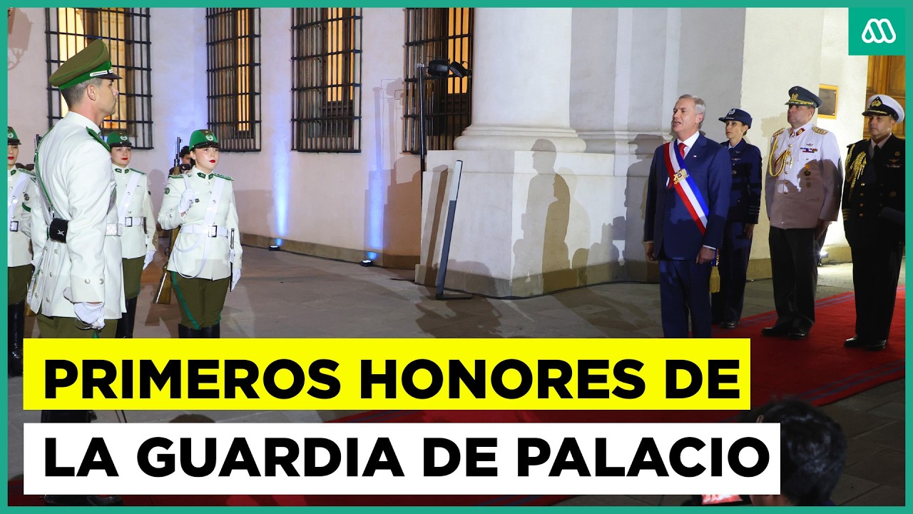 Presidente Kast recibe primeros honores de la Guarda de Palacio