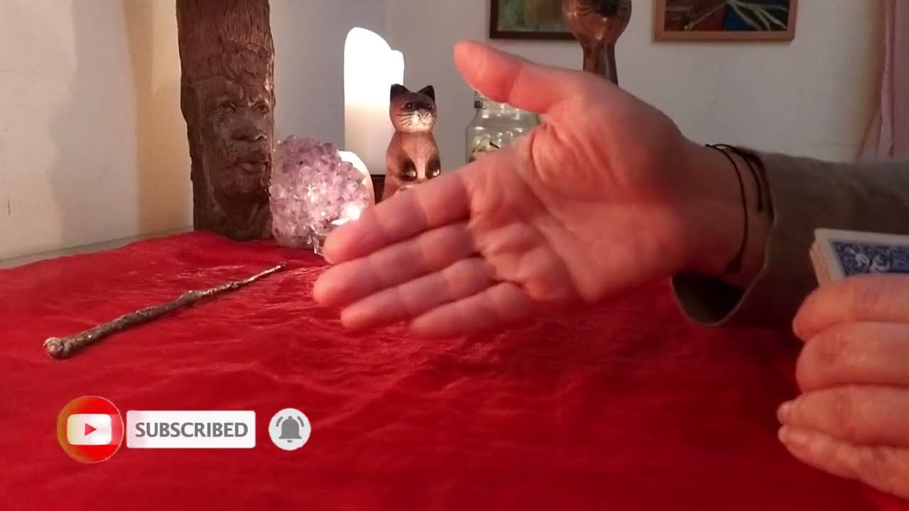 Διλήμματα❗❗❗Μένω ή Φεύγω ⁉️Ερωτικό - Άχρονο❤️✨❤️#χαρτομαντεία #ταρω #moon #oracle #tarot #angel
