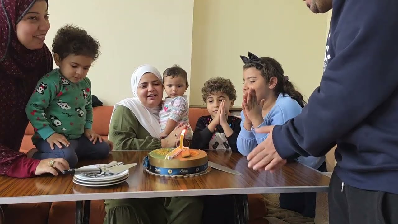اتجمعنا كلنا في عيد ميلاد لافا لافا 