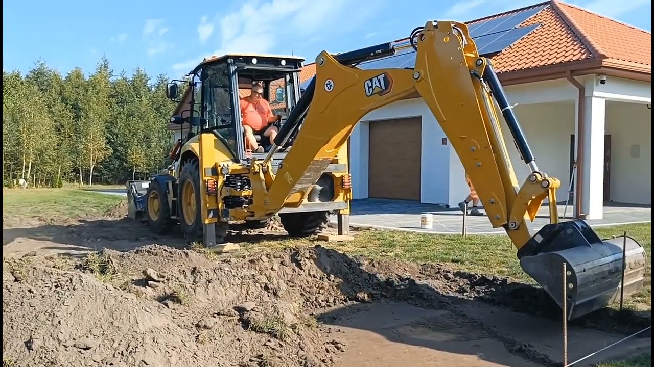 CAT 432 - korytowanie gruntu