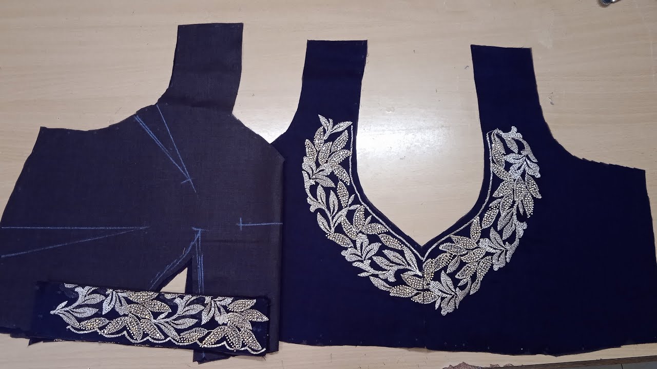 Sleeveless Blouse Back Hook with dhaage waali piping