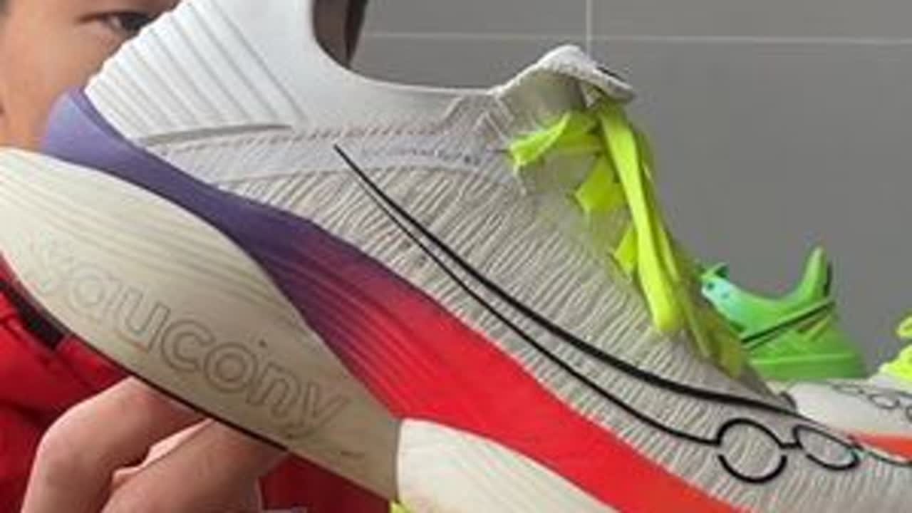 索康尼 啡翼2 上脚感受体验#跑鞋 #啡翼2 #索康尼 #碳板跑鞋 #马拉松