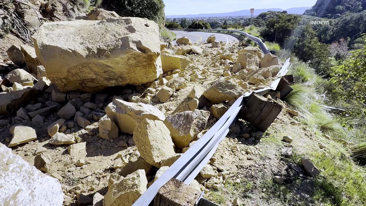 Rockslide Closes Santa Susana Pass Road in Chatsworth