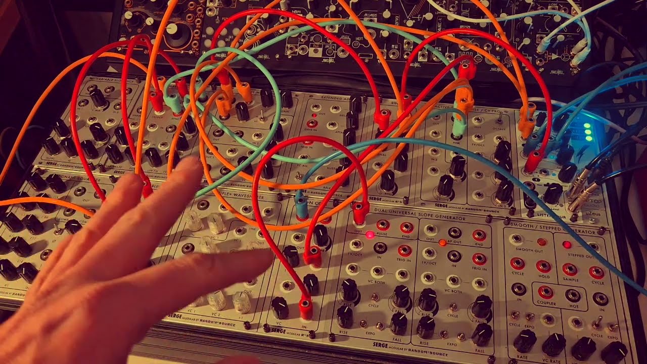Serge Modular: 3 Ways To Make Crackling Noises (like Thomas Ankersmit)
