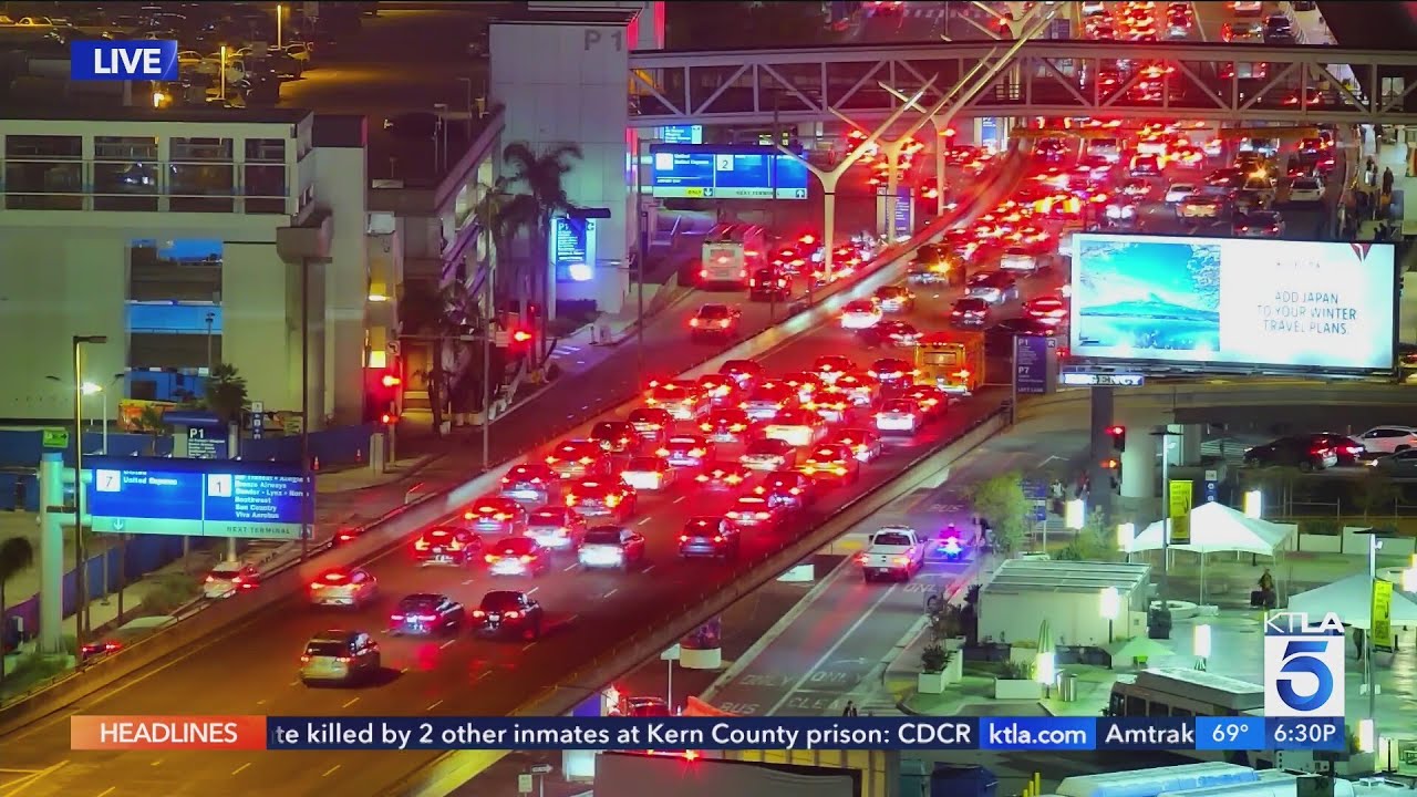 Passengers, major traffic at LAX as millions travel on Thanksgiving week