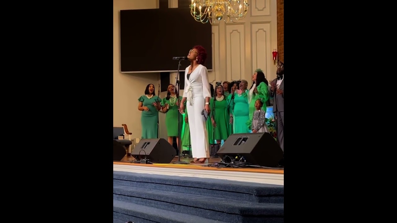Mekayla Desiree  Singing “Holy Spirit”