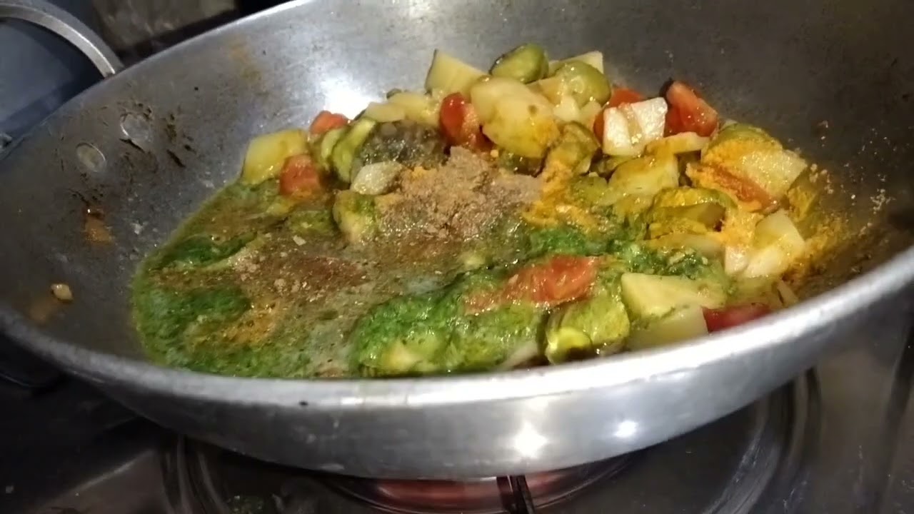  परवल आलू की रसेदार सब्जी aalu Parwal rasedar sabji #recipe #viralvideo #cooking 🤤😋