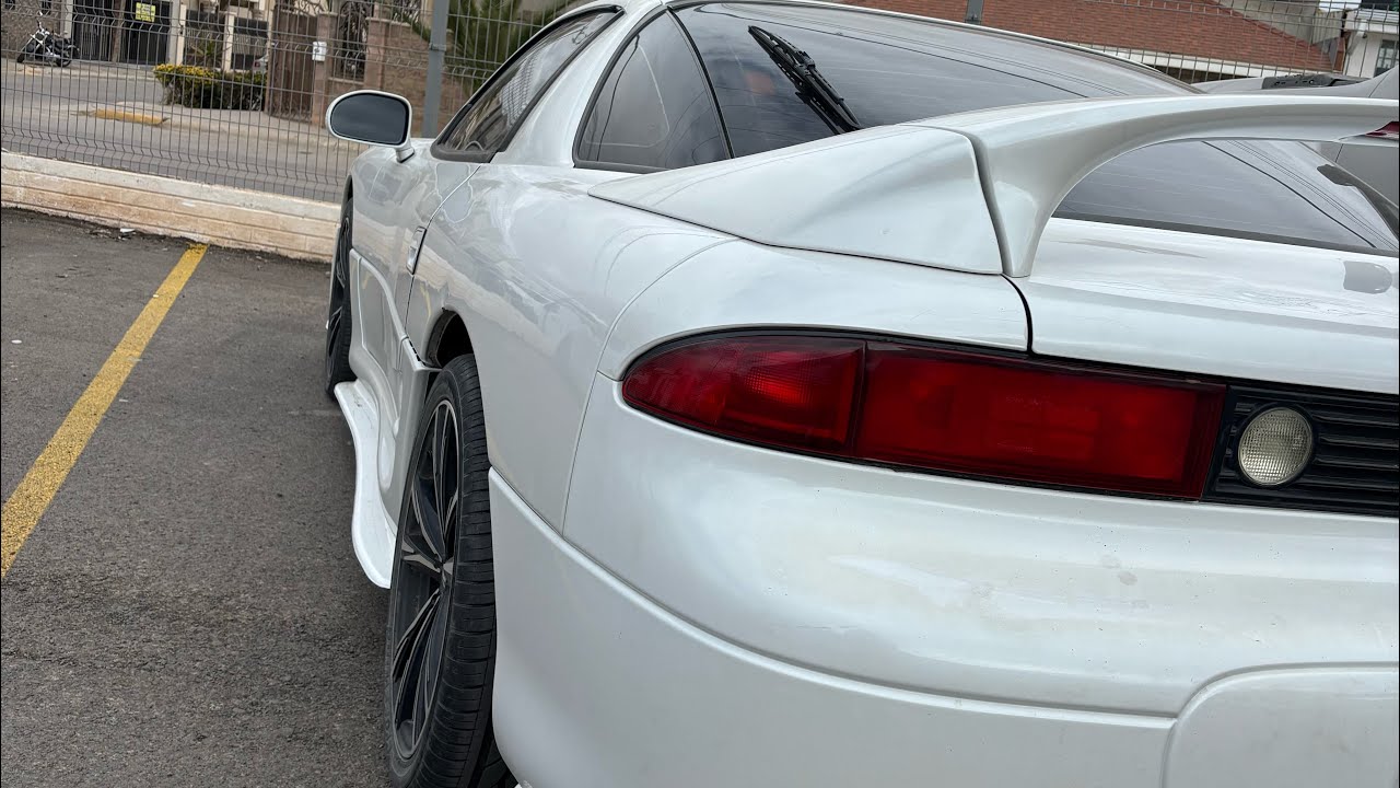 Вот в каком состоянии я обнаружил свой Mitsubishi 3000gt 1999 года выпуска.