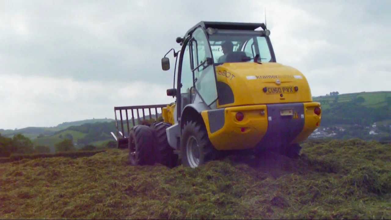 Silage 2011 - Pitwork with Kramer. HD.