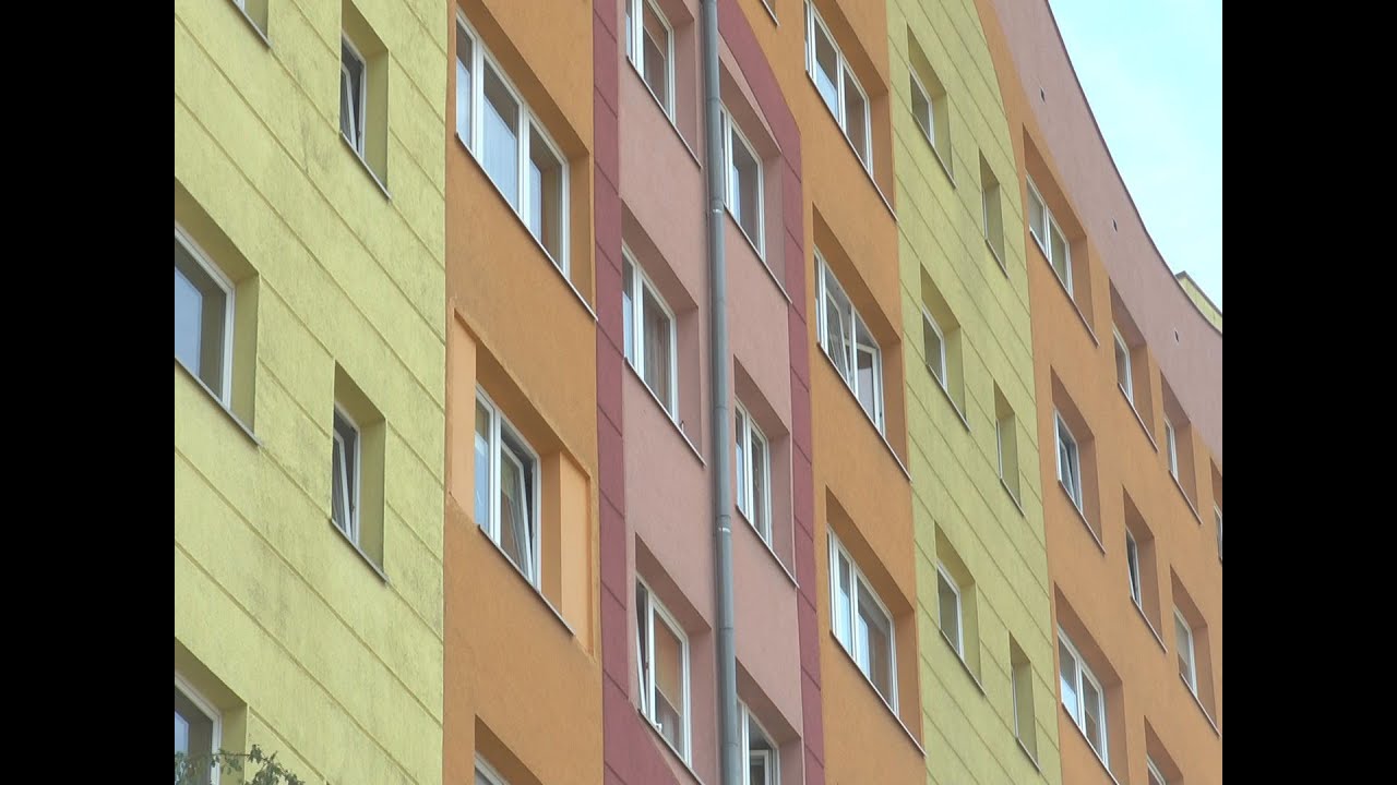 LUBIN. UWAGA! Łapie za klamkę i wchodzi do mieszkań
