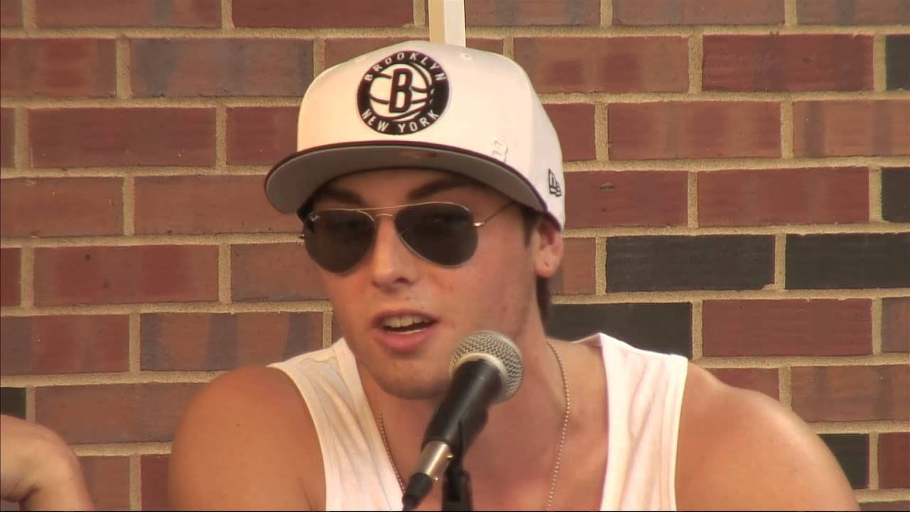 MIX 93 3 RWB2013 EMBLEM3 ©2013