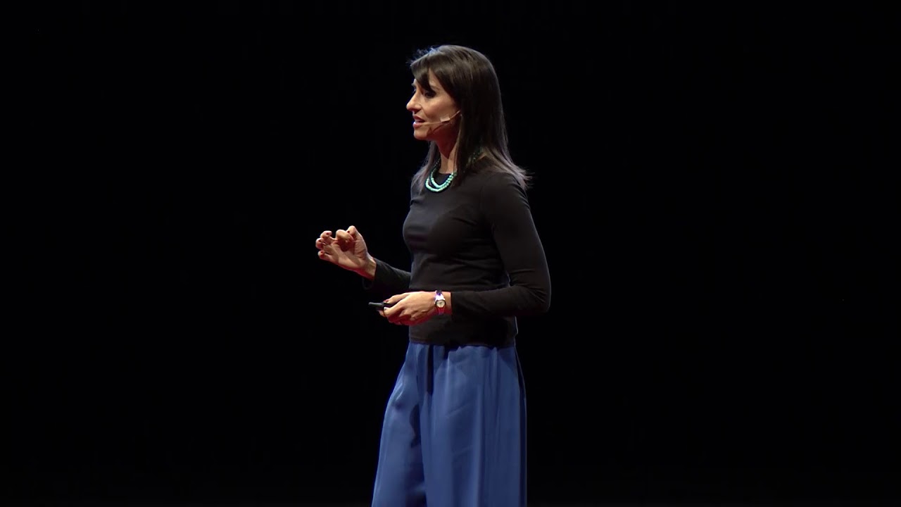 Tu poder pol&iacute;tico | sol echeverria | TEDxPuraVidaJoven