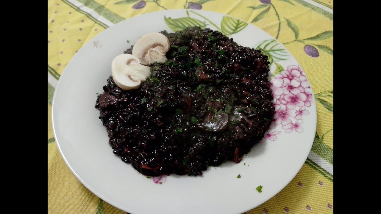 Ale in cucina: risotto con riso venere e funghi