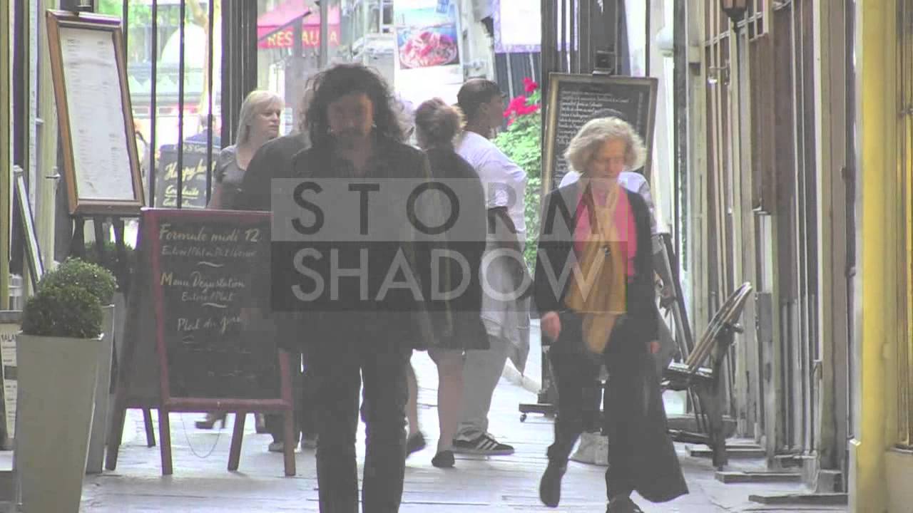 Singer Queen Latifah strolling around in Saint Germain in Paris with a friend
