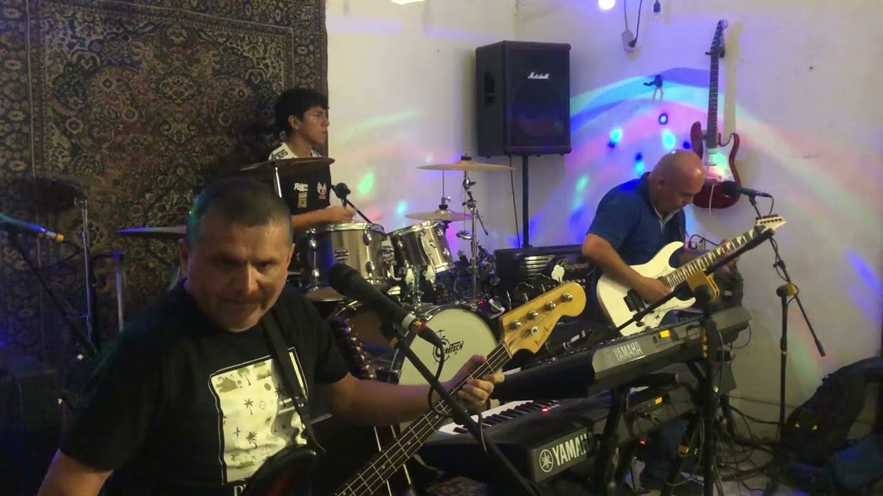 Demoliendo hoteles - THEMPUS LIVE! (cover) #singer #music #rock #guitarcover #música #livemusic 