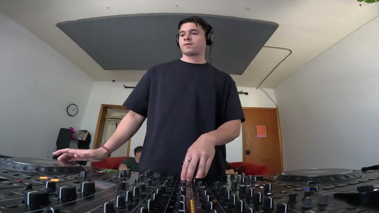 Running Late Radio 04: D.O.S.E.