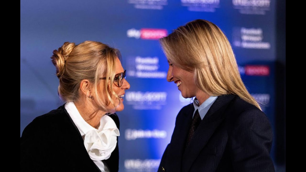 Leah Williamson pays tribute to Sarina Wiegman at the FWA Tribute Night