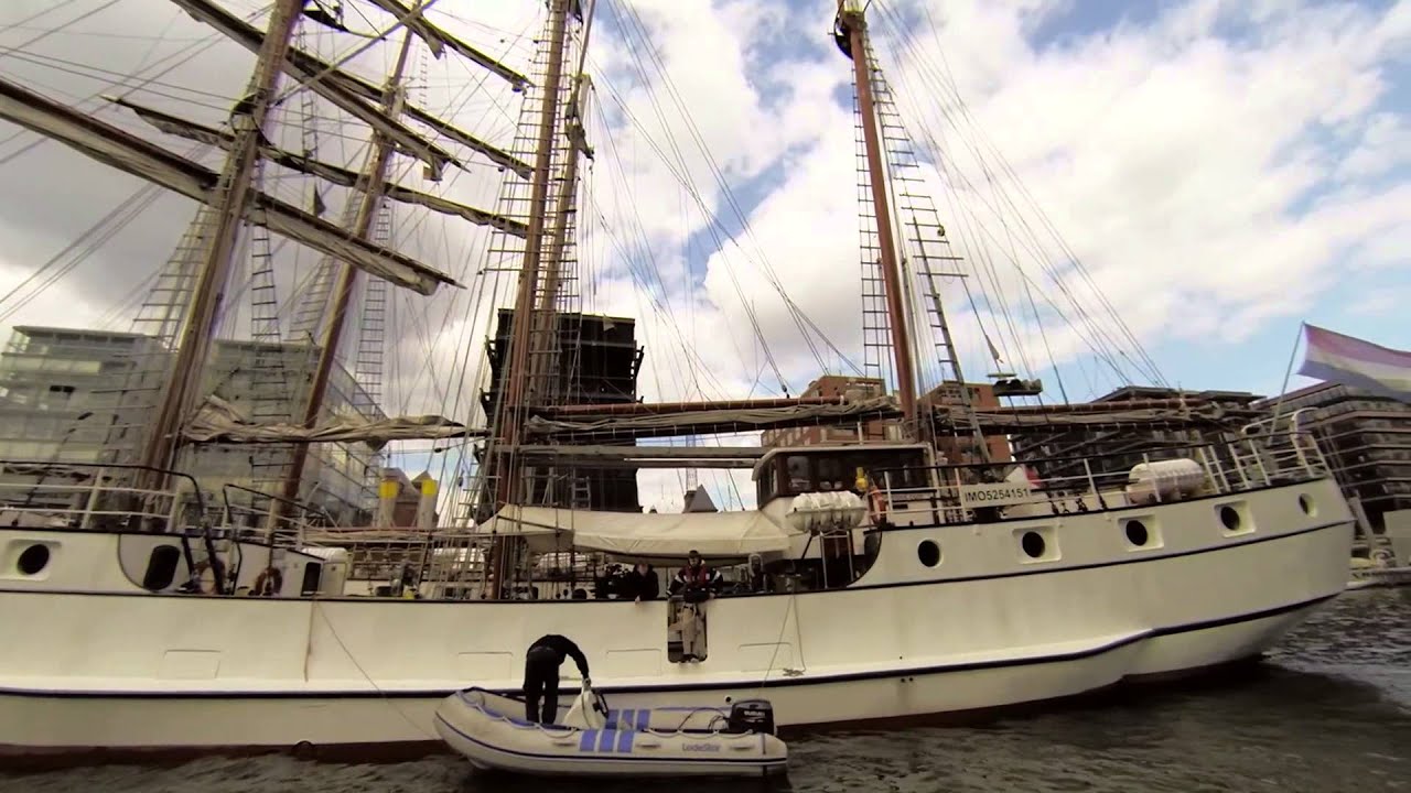 Sportboot Tour rund um den Hamburger Hafen