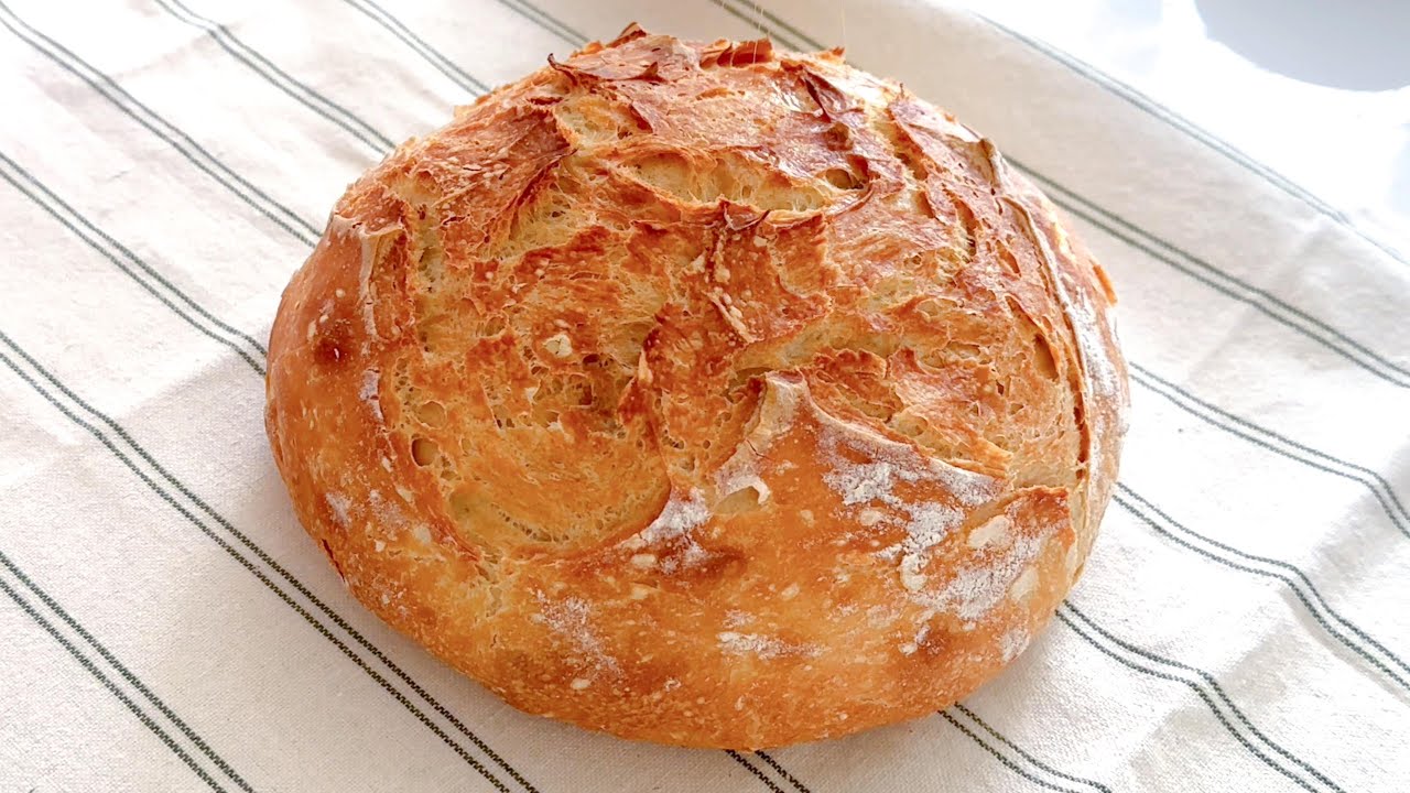 Домашний ремесленный хлеб с хрустящей корочкой легко приготовить,Без замеса.Всего 4 ингредиента.