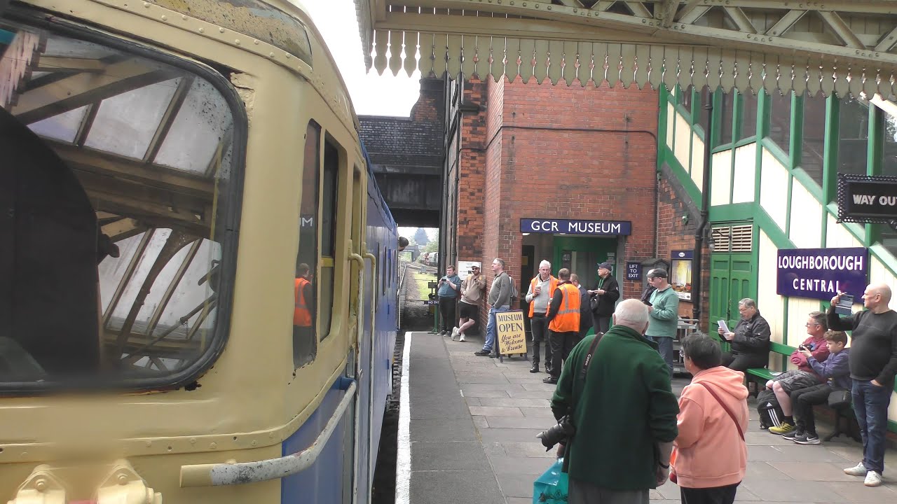 Behind GCR 33 D6535 at the GCR Spring Diesel Gala 2025